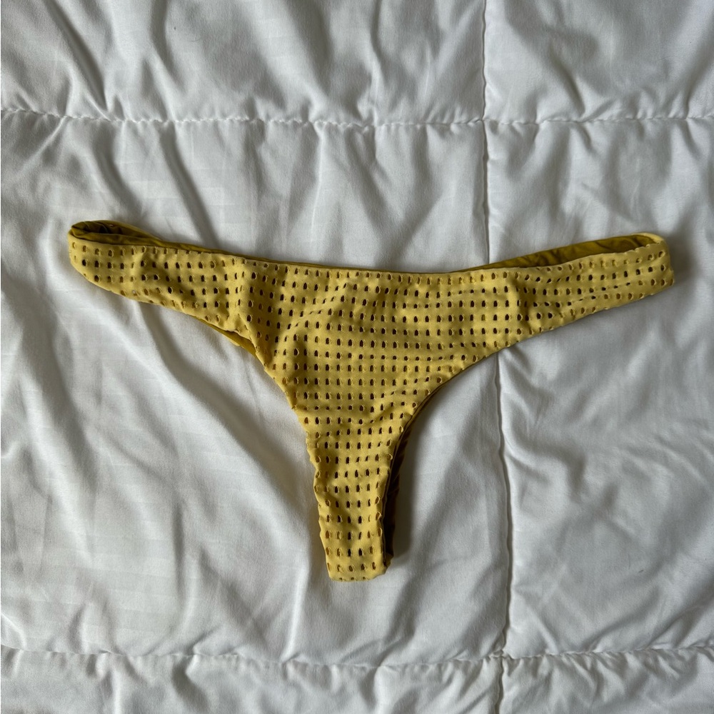 acacia bottoms